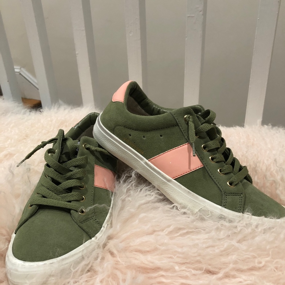 Vintage Havana size 8.5 pink&green